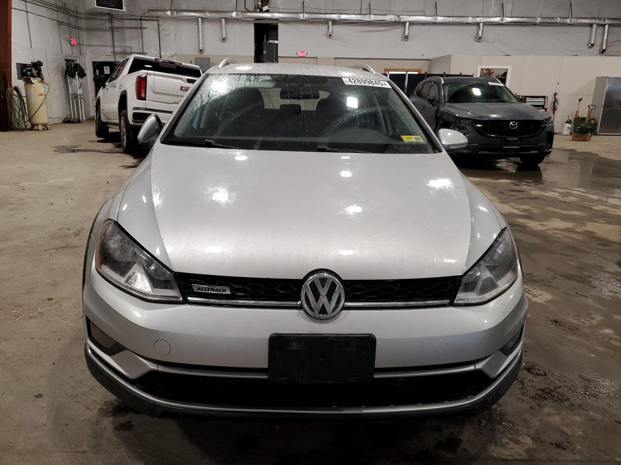 2017 Volkswagen Golf - Image 5