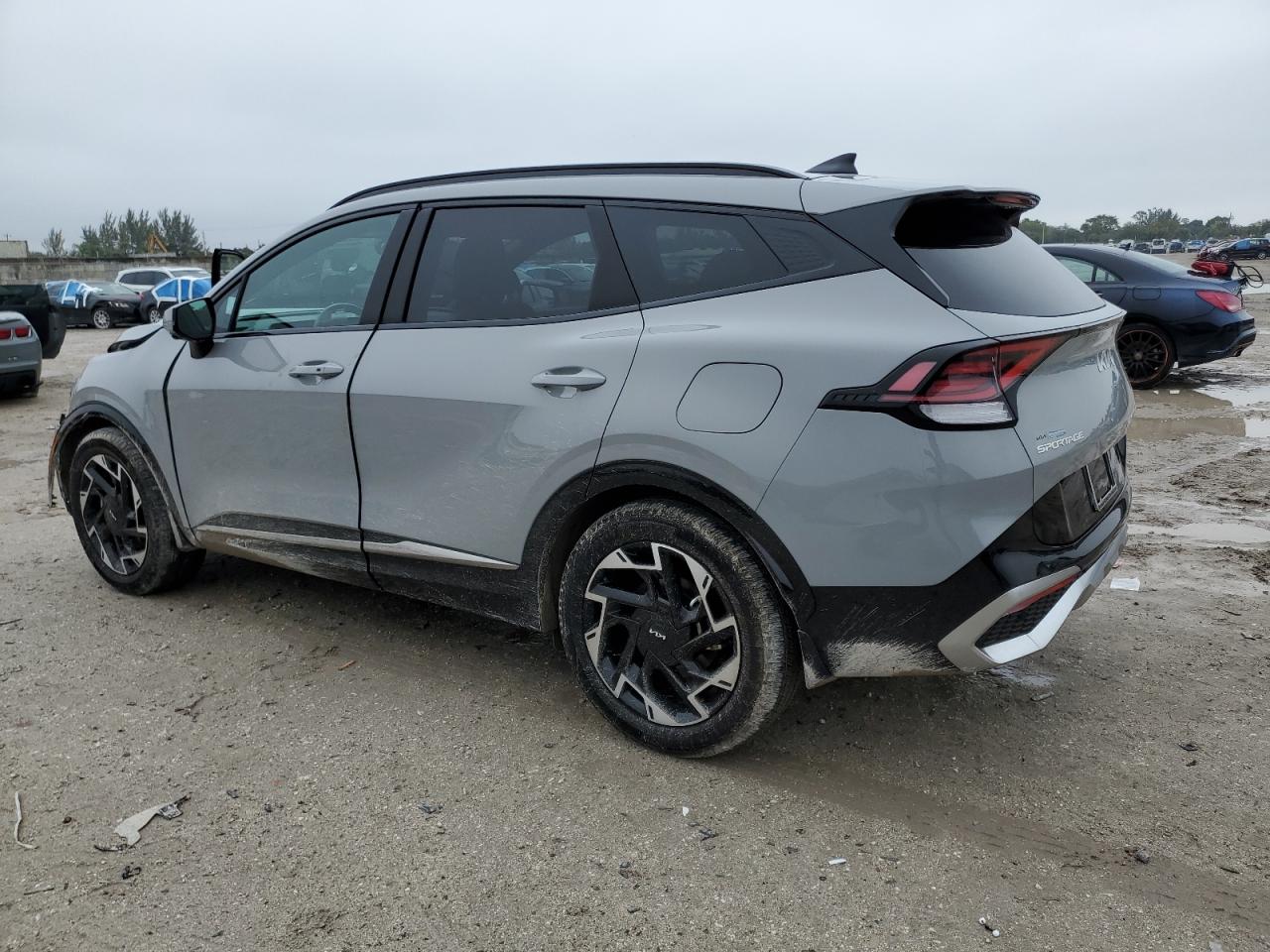2024 Kia Sportage - Image 2
