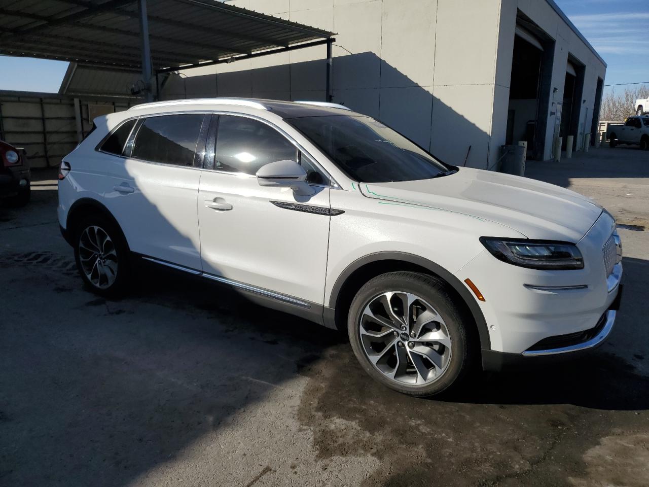 2021 Lincoln Nautilus - Image 4