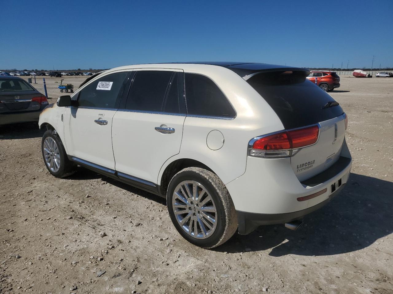 2013 Lincoln MKX - Image 2