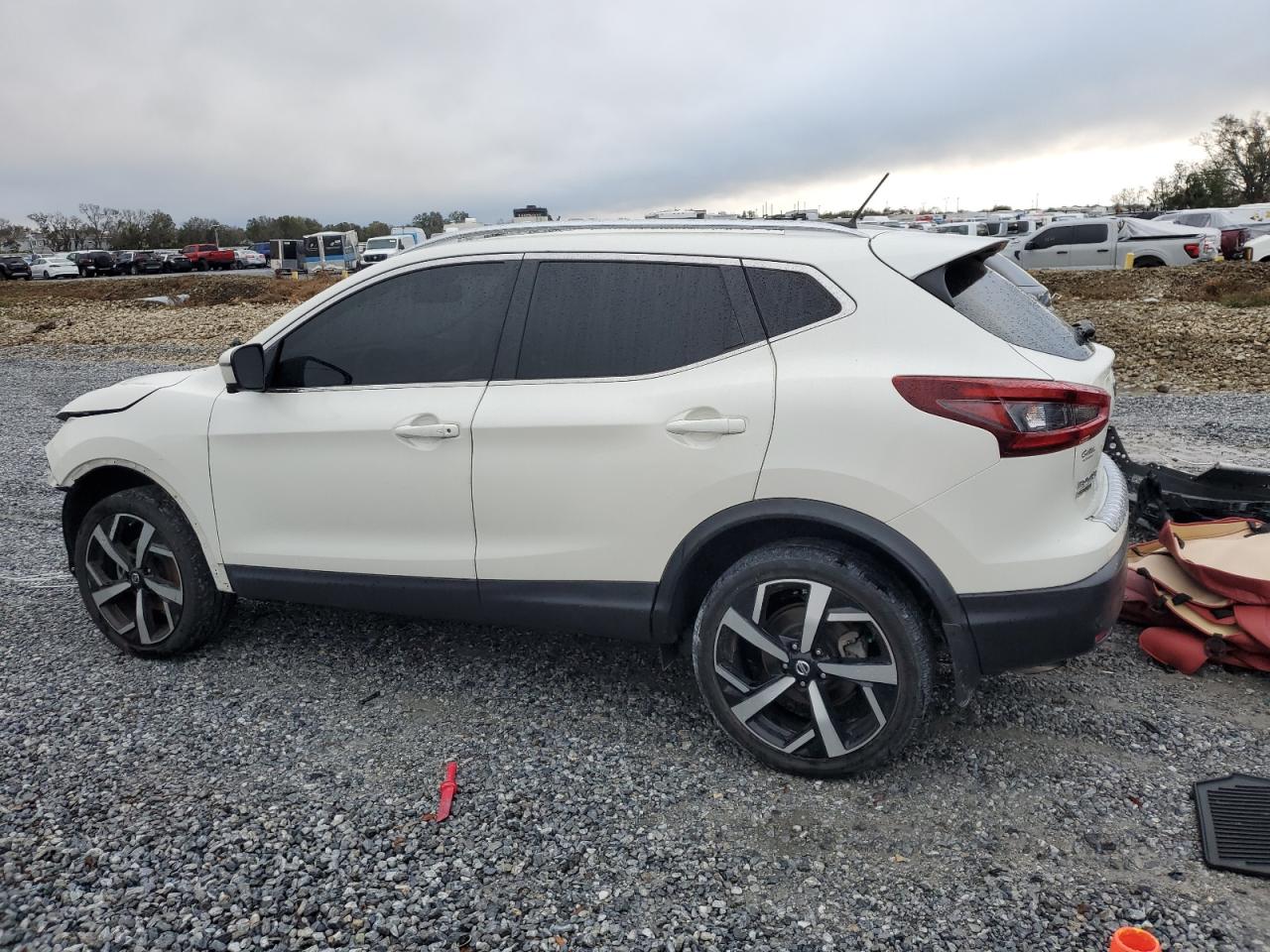 2020 Nissan Rogue - Image 2