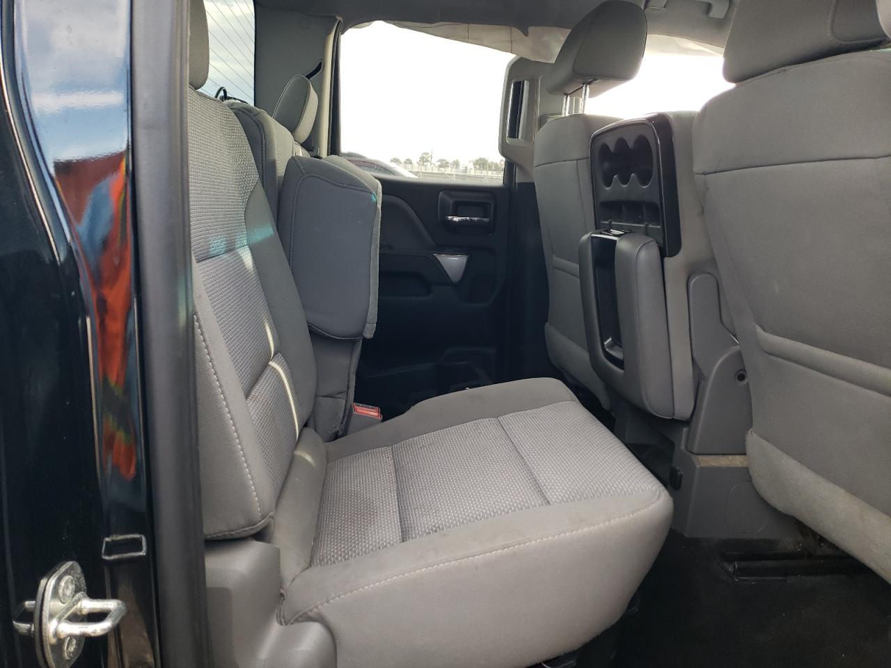 2017 Chevrolet Silverado - Image 10