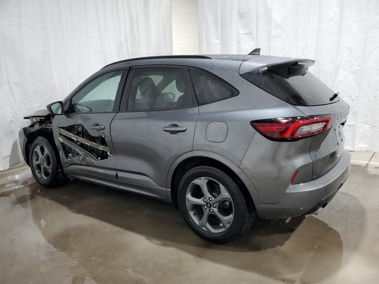 2023 Ford Escape - Image 2