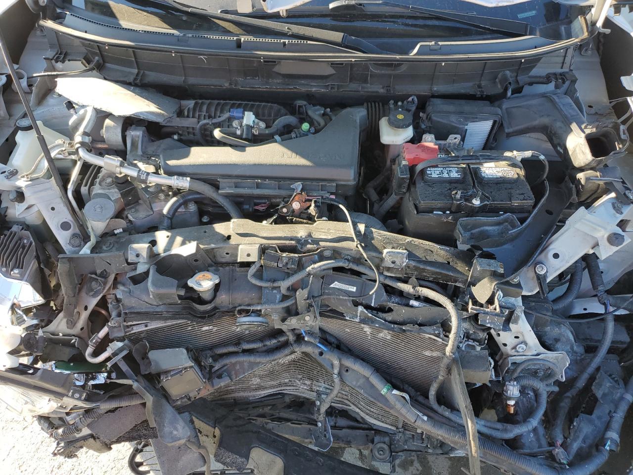 2016 Nissan Rogue - Image 12