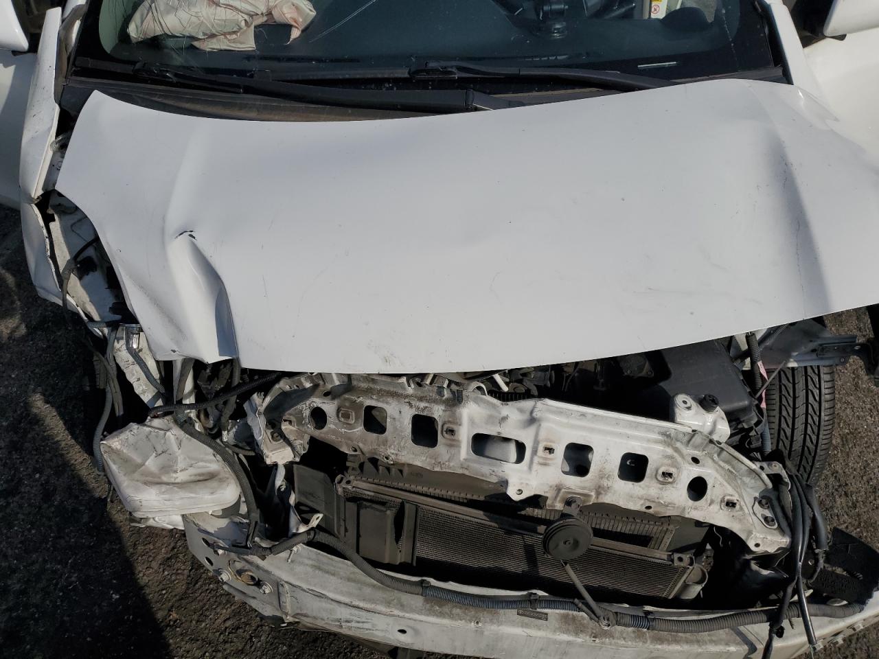 2010 Toyota Yaris - Image 12