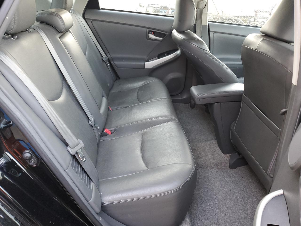 2010 Toyota Prius - Image 11
