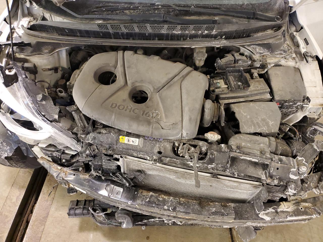2016 Hyundai Elantra - Image 13