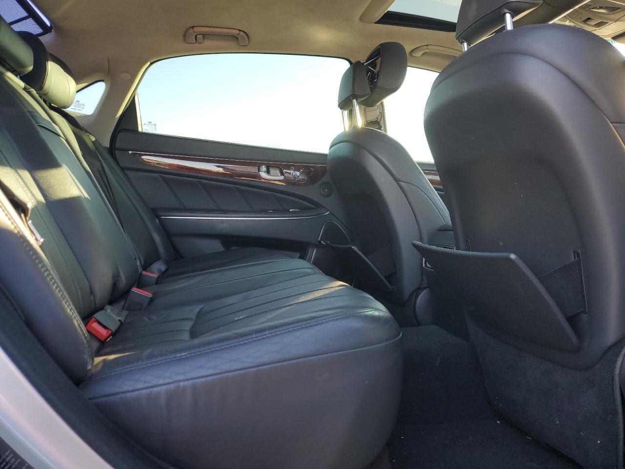 2013 Hyundai Equus - Image 10