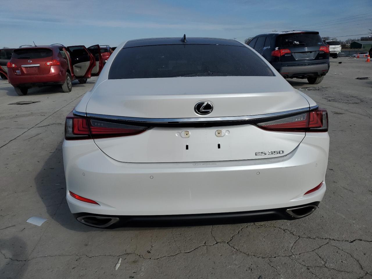 2022 Lexus ES - Image 6