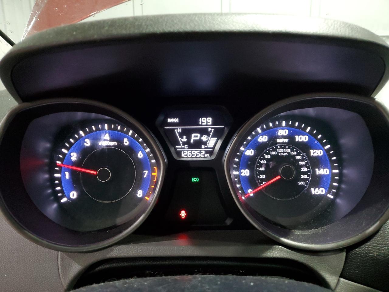 2016 Hyundai Elantra - Image 9
