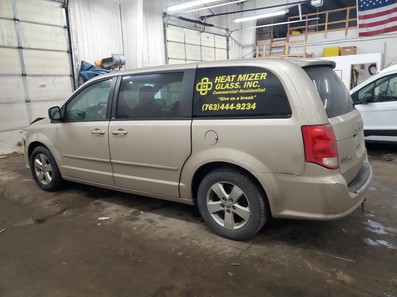 2014 Dodge Caravan - Image 2