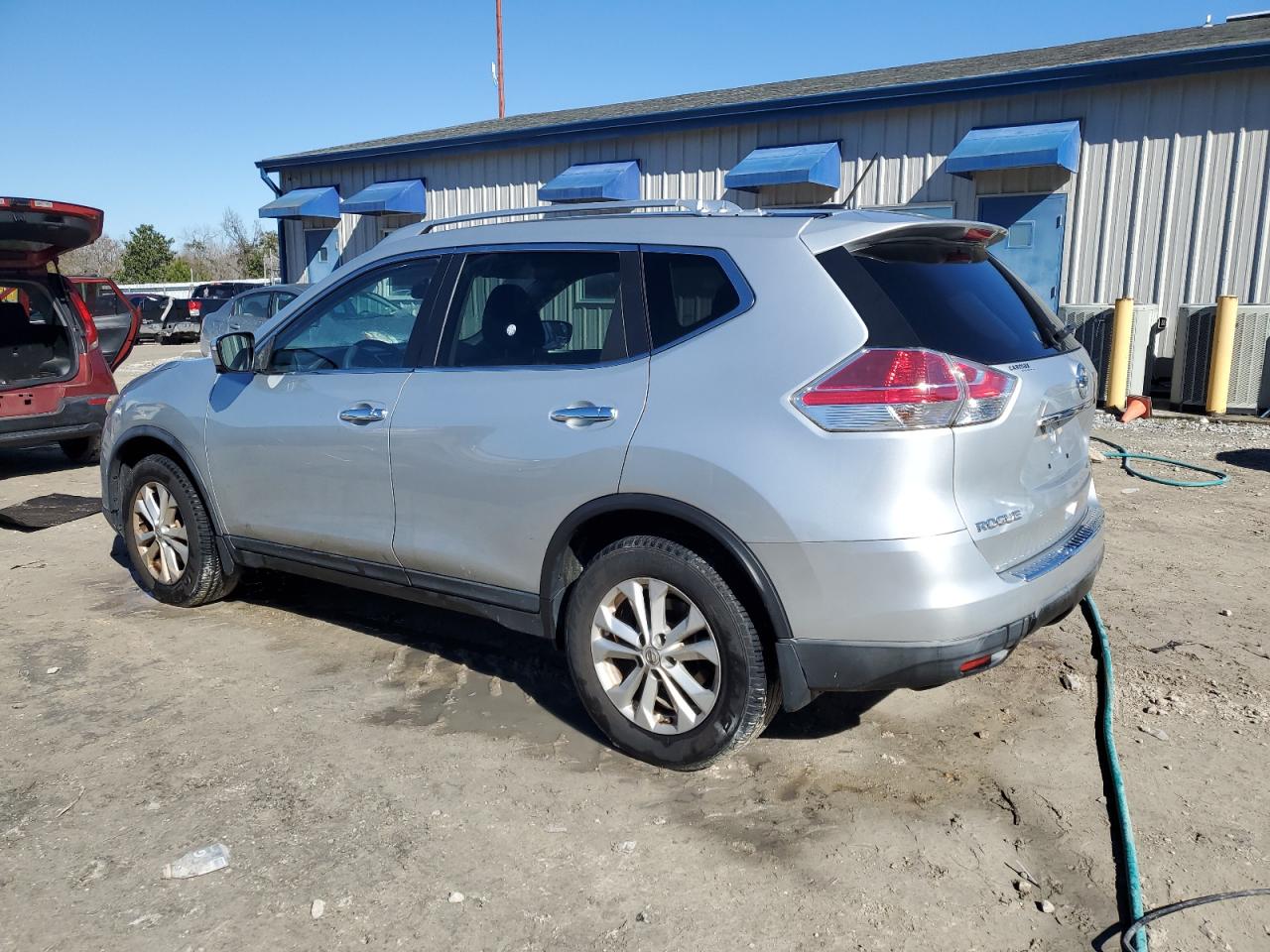 2015 Nissan Rogue - Image 2