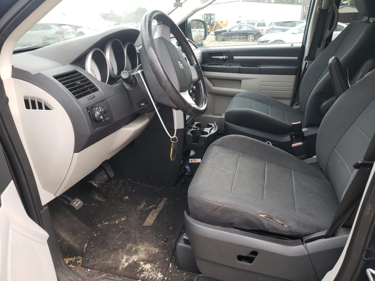 2008 Dodge Caravan - Image 7