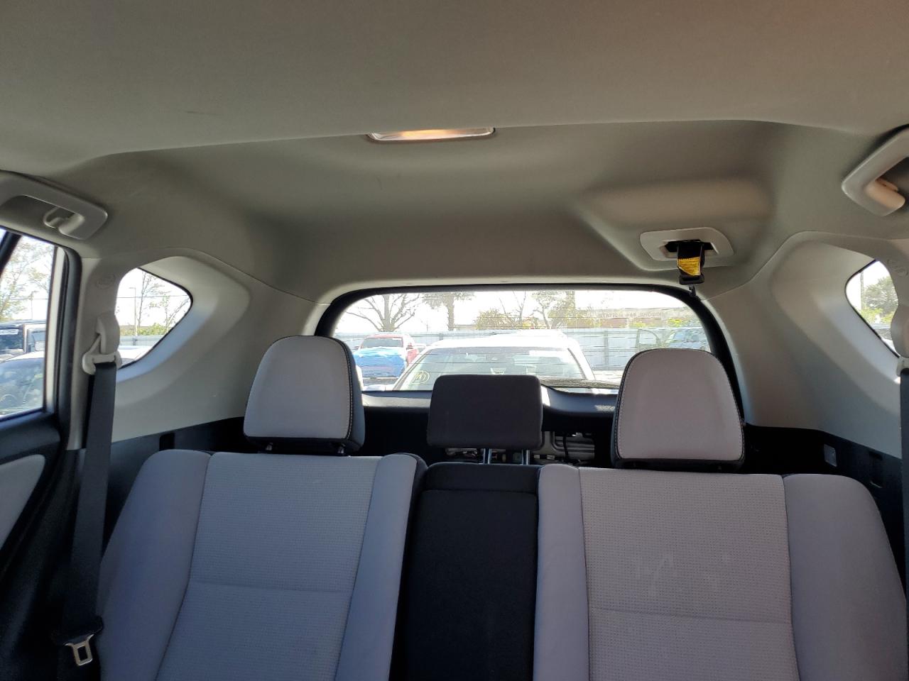 2016 Toyota RAV 4 - Image 10