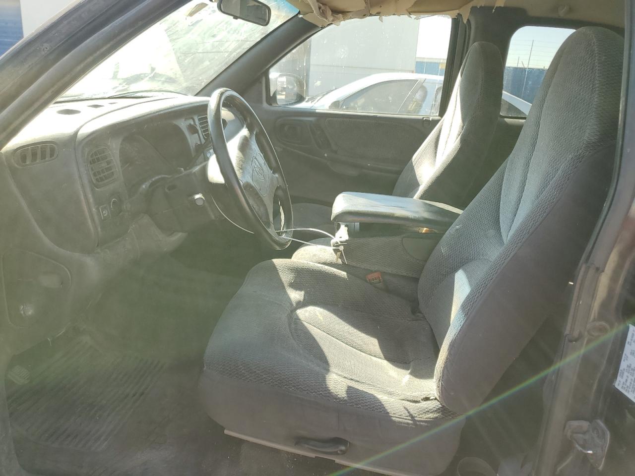 1998 Dodge Dakota - Image 7