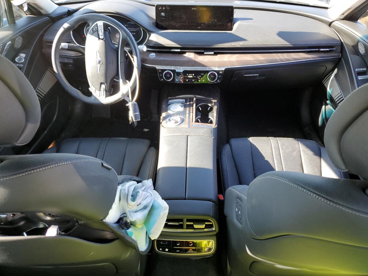 2022 Genesis G80 - Image 8