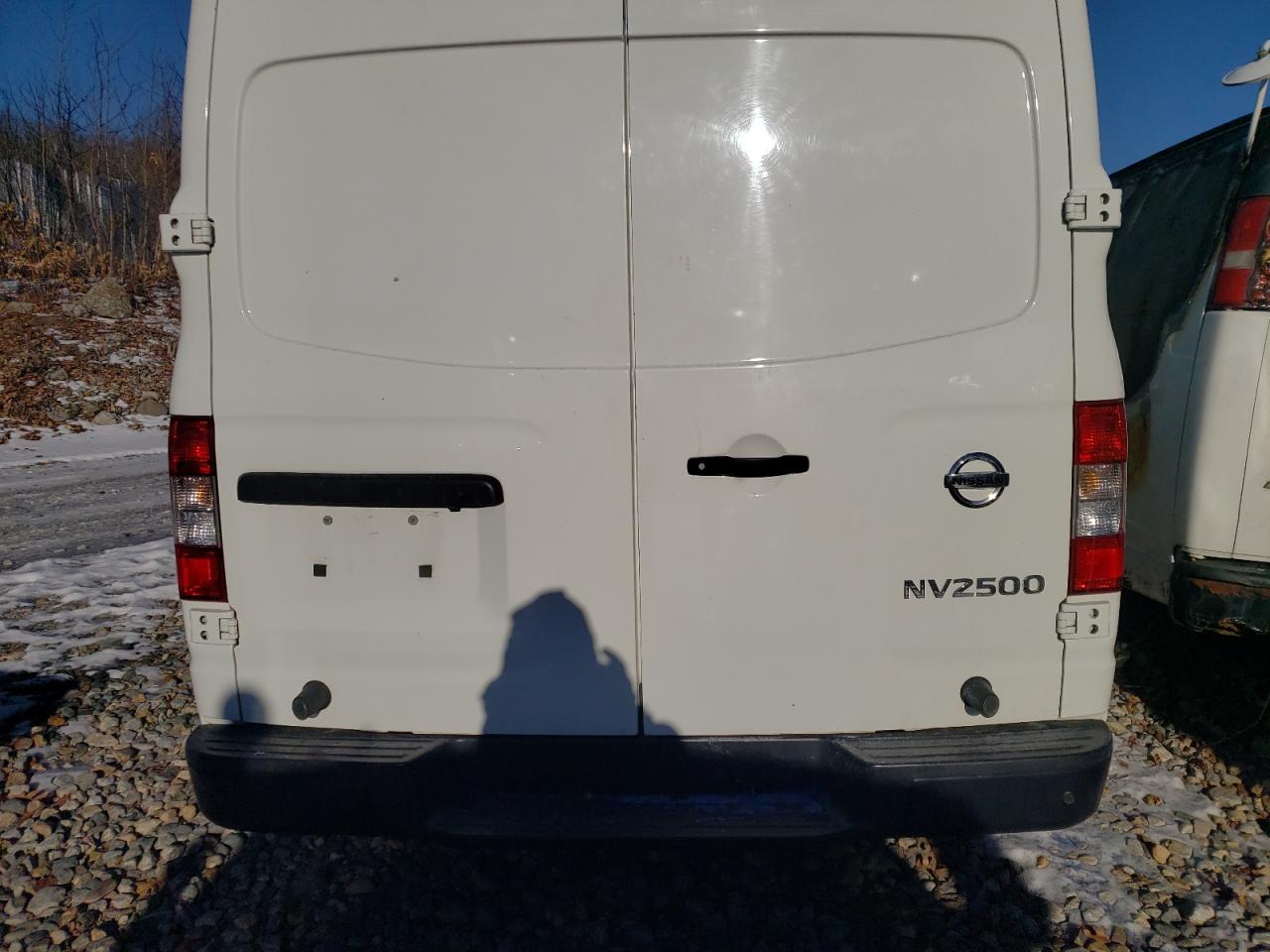 2018 Nissan NV - Image 6