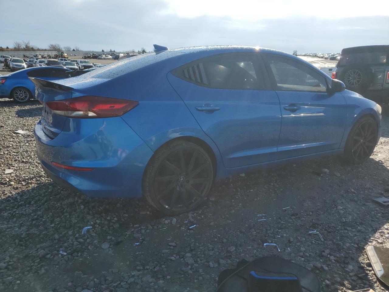 2017 Hyundai Elantra - Image 3