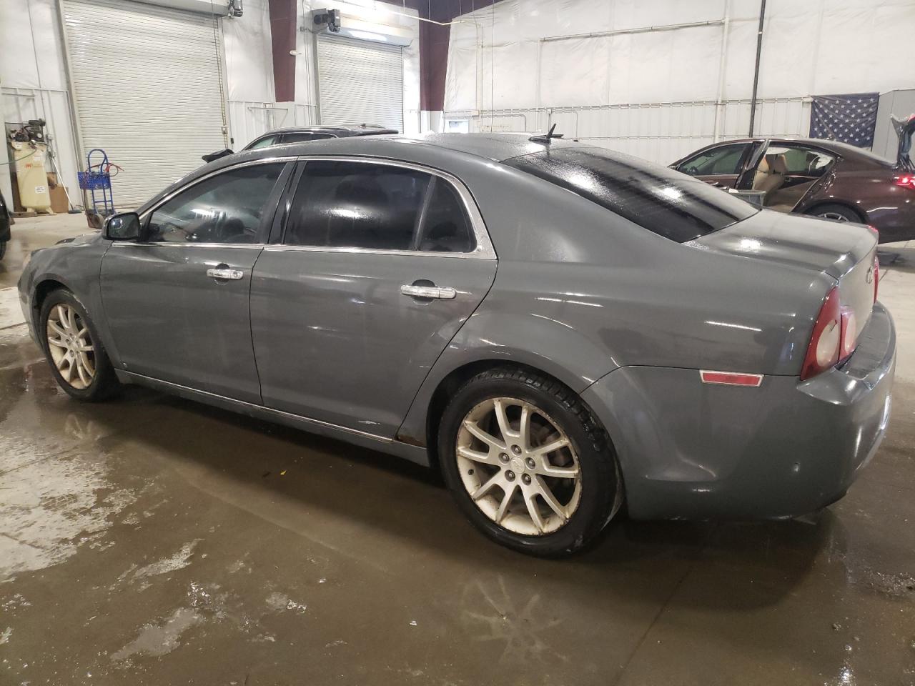 2009 Chevrolet Malibu - Image 2