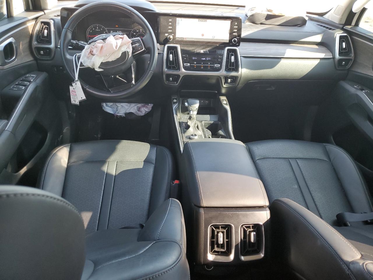 2022 Kia Sorento - Image 12