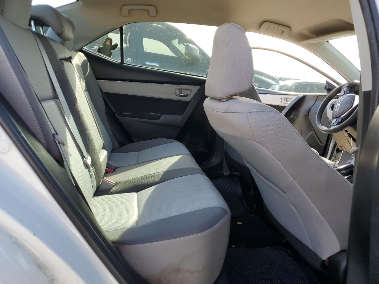 2017 Toyota Corolla L VIN: 5YFBURHE1HP611996 Lot: 88271985