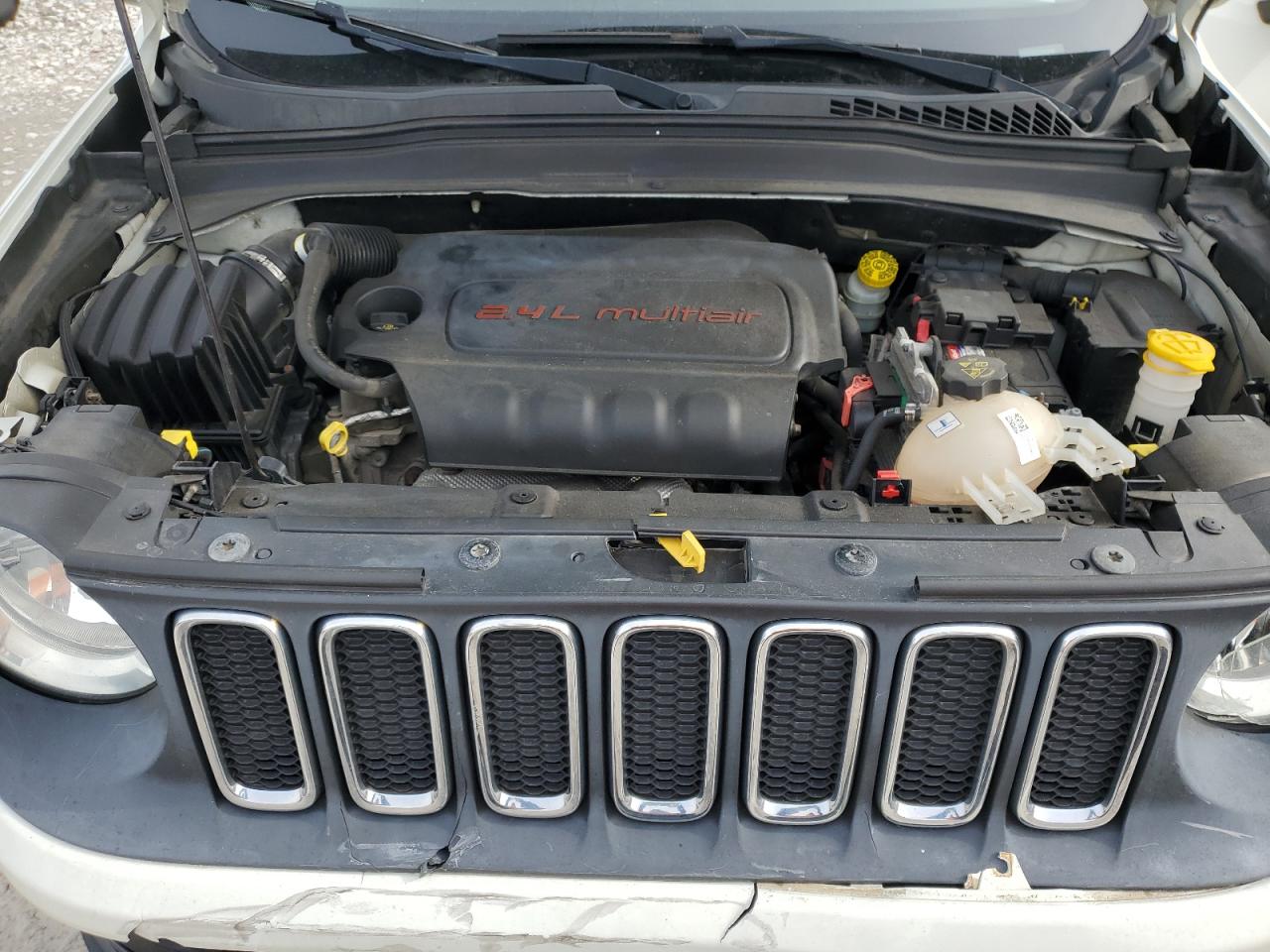 2015 Jeep Renegade - Image 14
