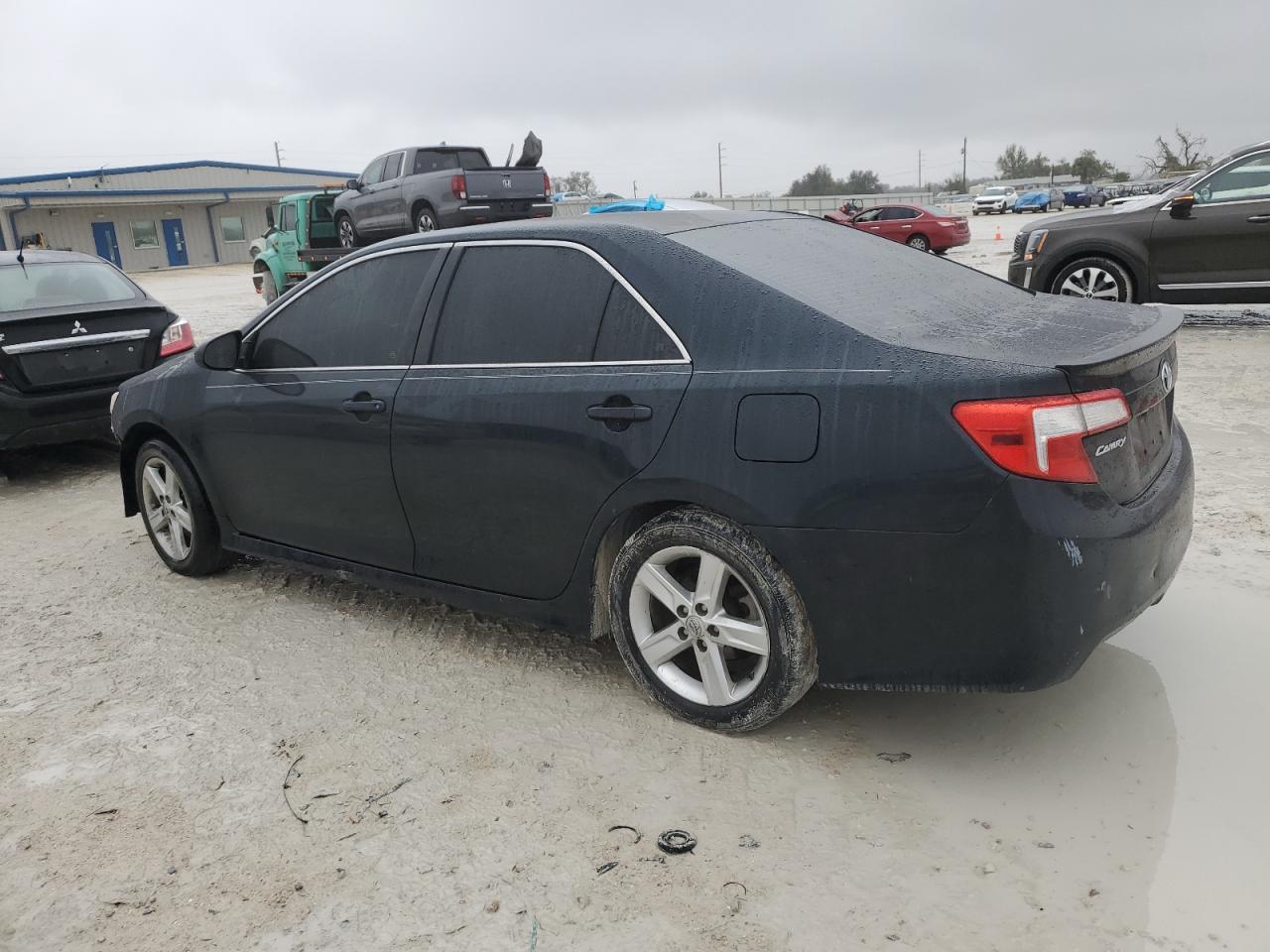 2014 Toyota Camry - Image 2