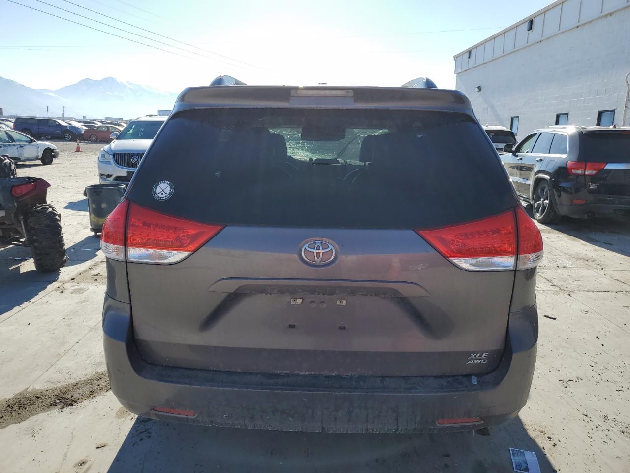 2011 Toyota Sienna - Image 6