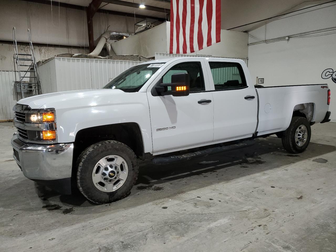 VIN 1GC1KUEG2JF144417 2018 CHEVROLET ALL Models no.1