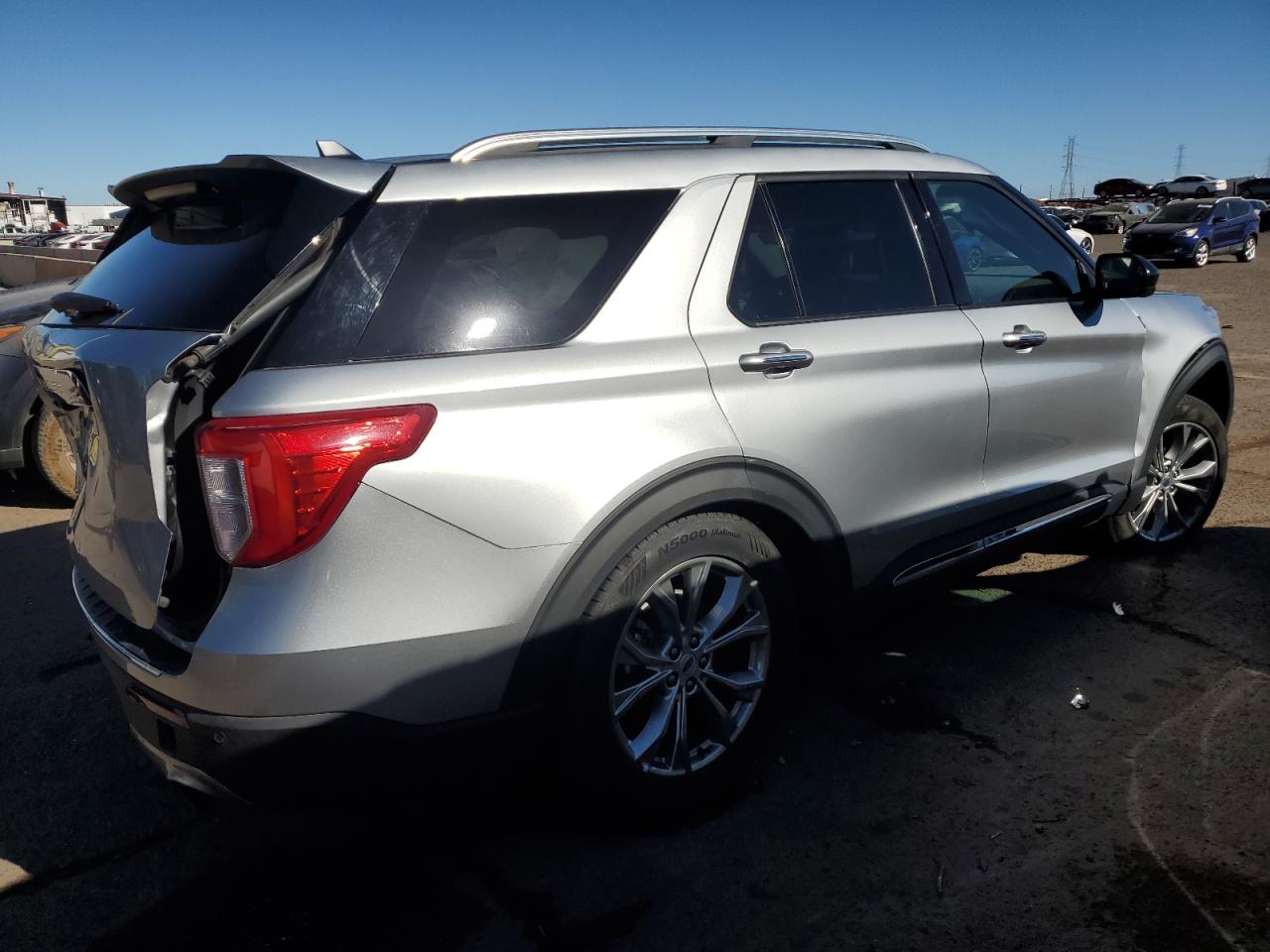 2023 Ford Explorer - Image 3