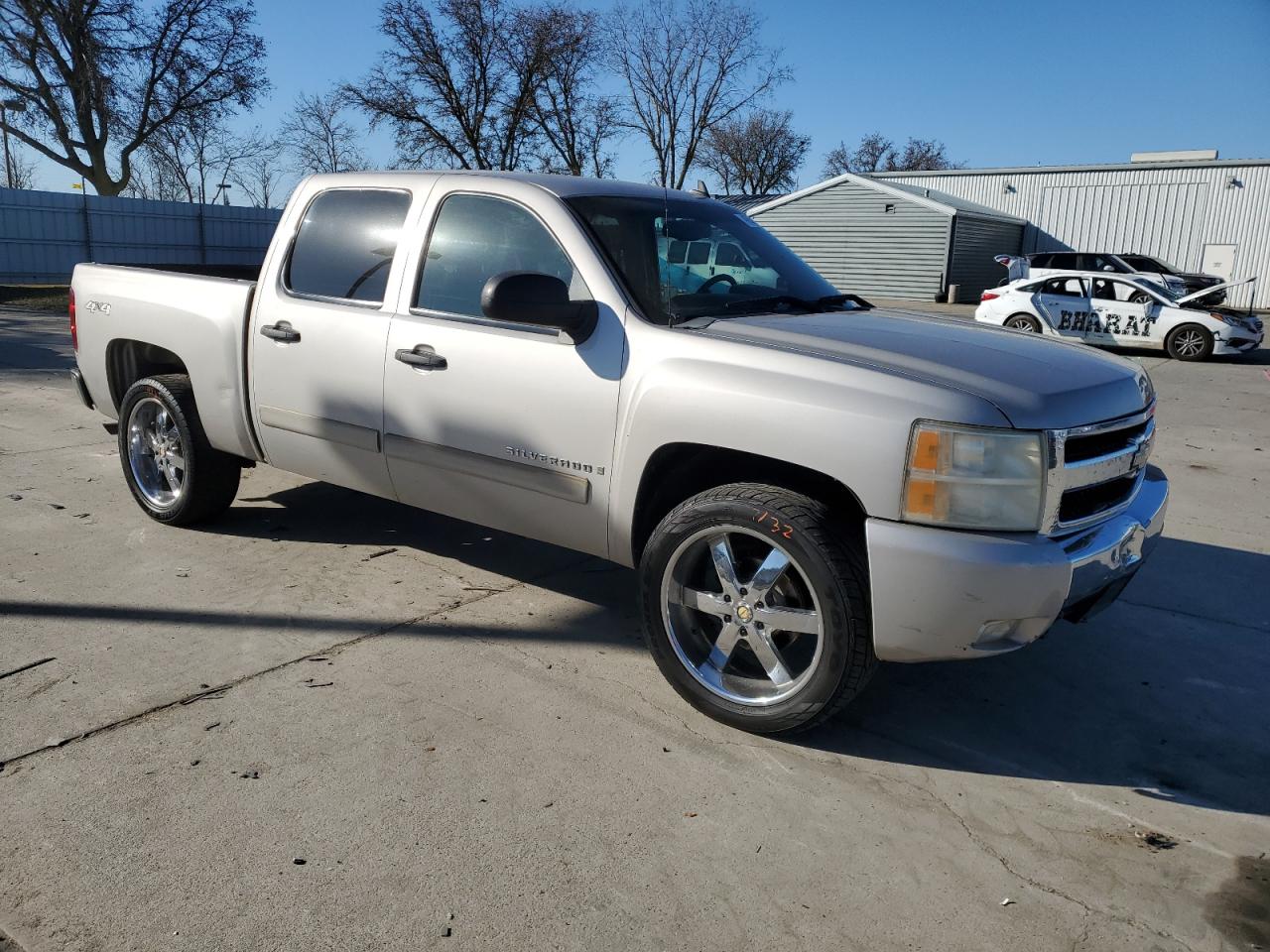 2007 Chevrolet Silverado - Image 4