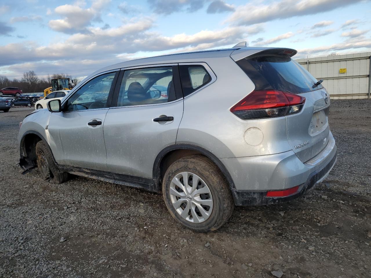 2020 Nissan Rogue - Image 2