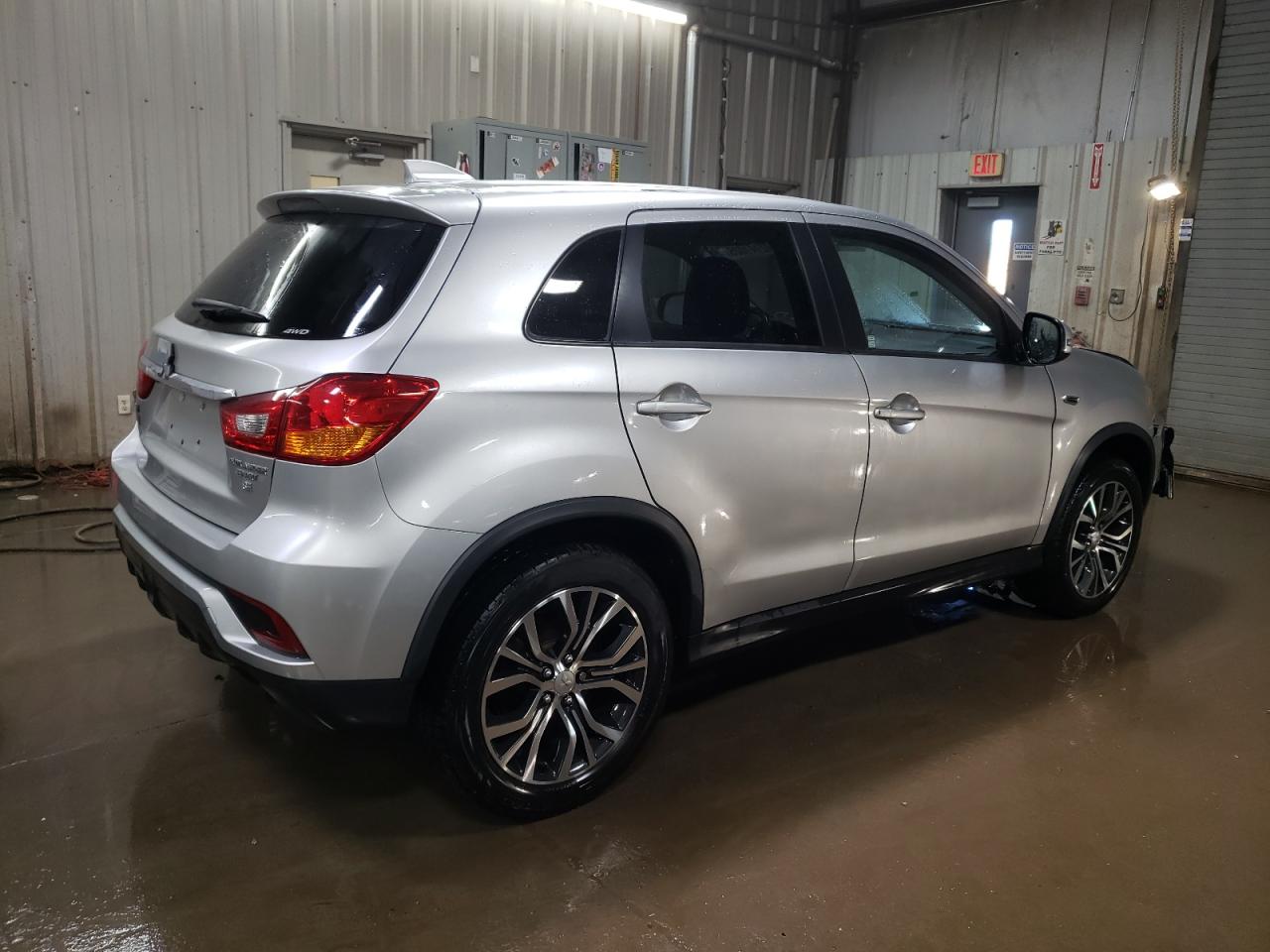 2018 Mitsubishi Outlander - Image 3