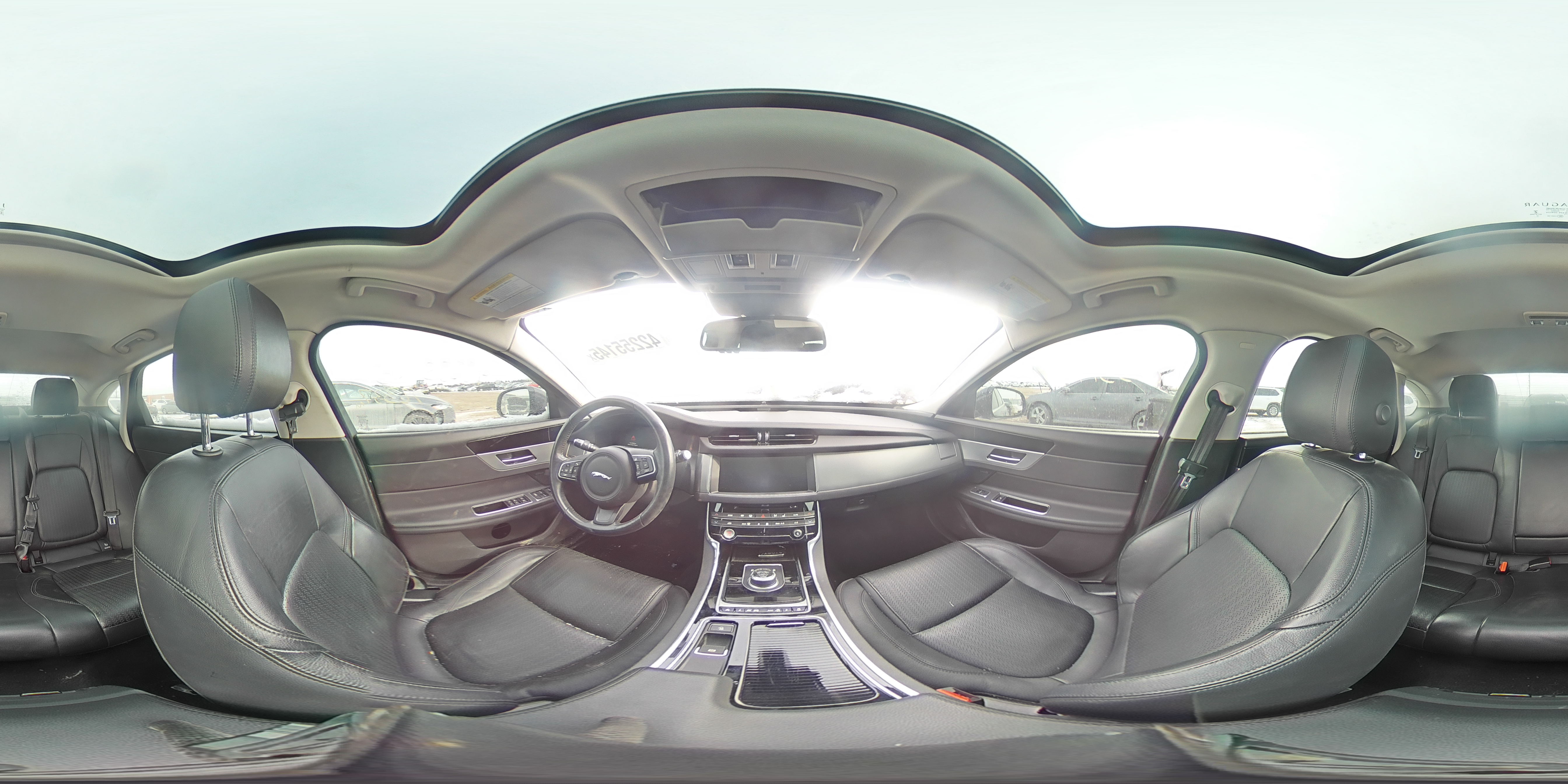 2017 Jaguar XF - Image 13