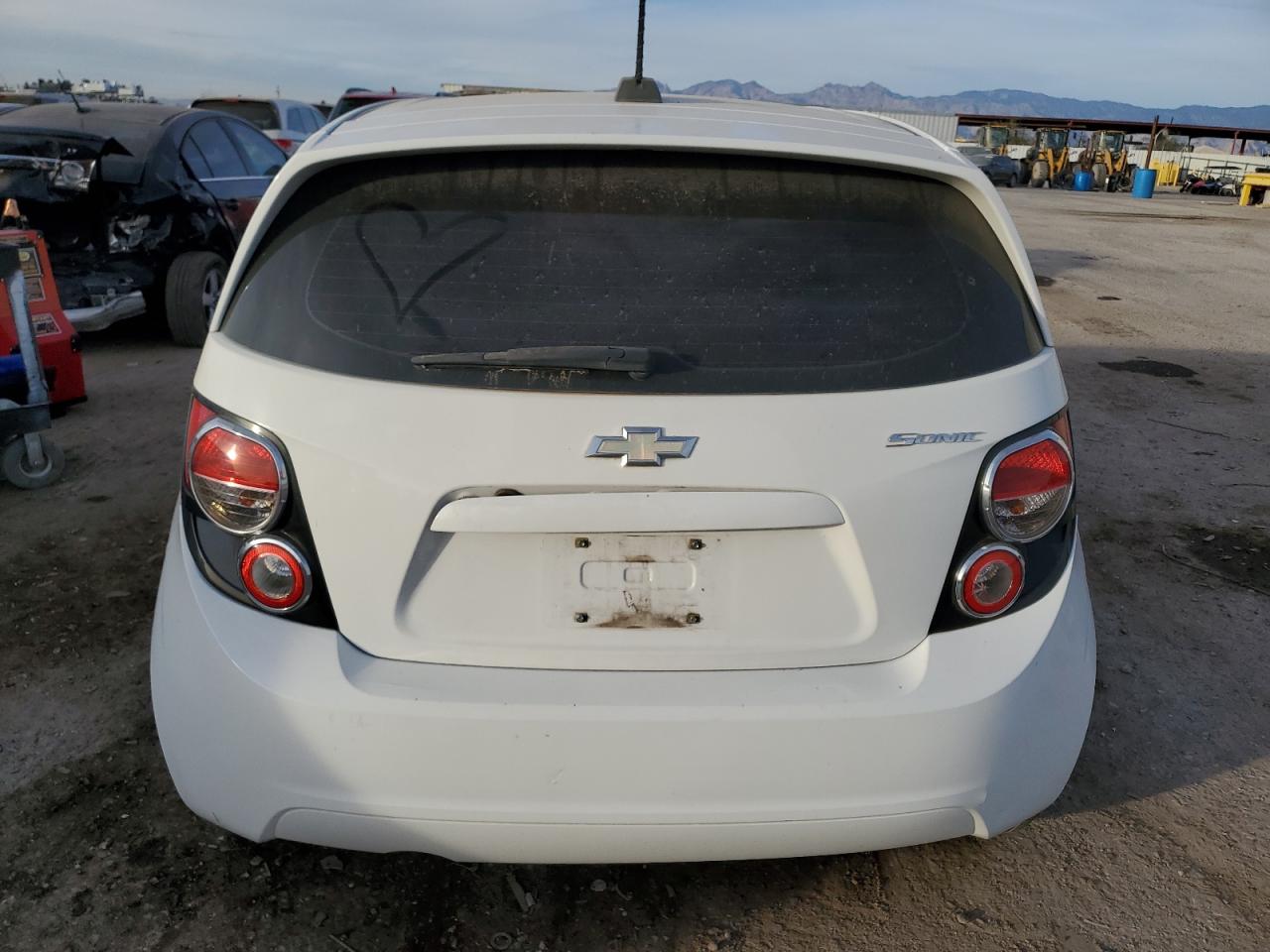 VIN 1G1JA6SH6F4205744 2015 CHEVROLET SONIC no.6