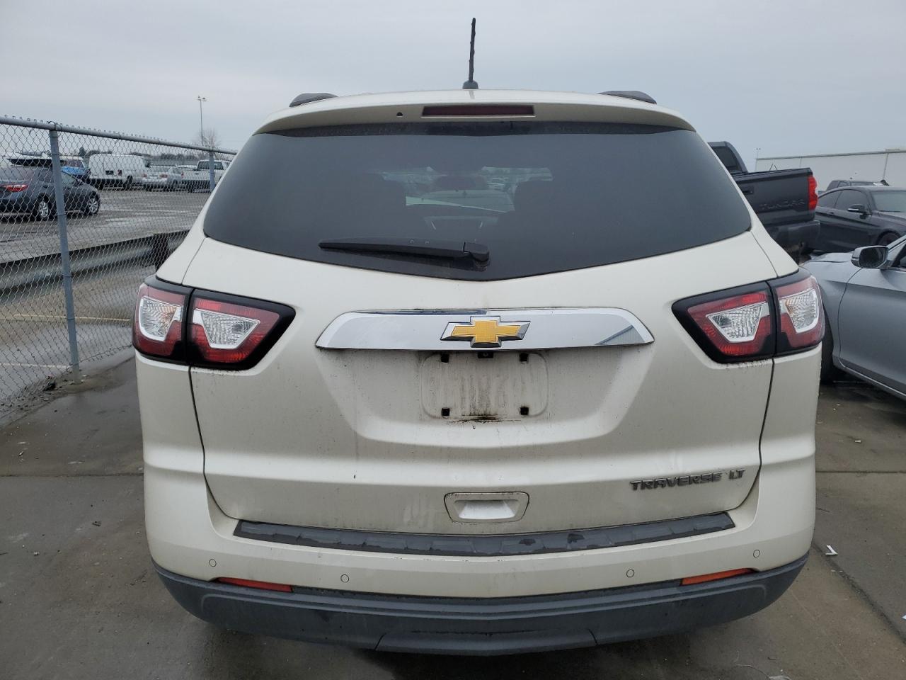2014 Chevrolet Traverse - Image 6