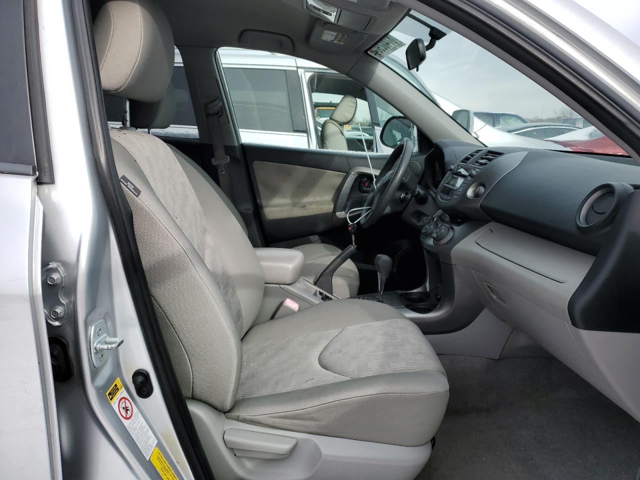 2009 Toyota RAV 4 - Image 7
