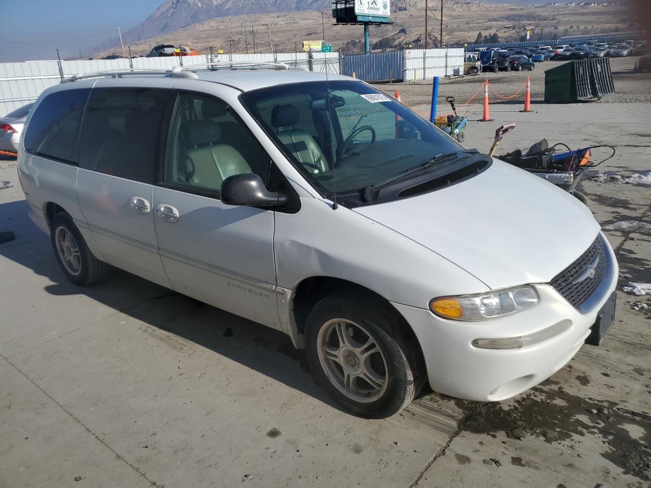 1999 Chrysler Town & Country - Image 4