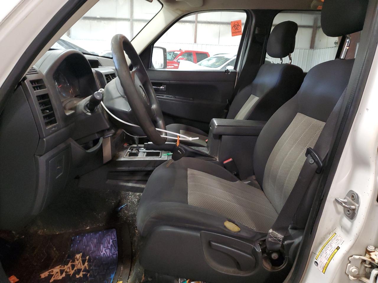 2010 Jeep Liberty (North America) - Image 7
