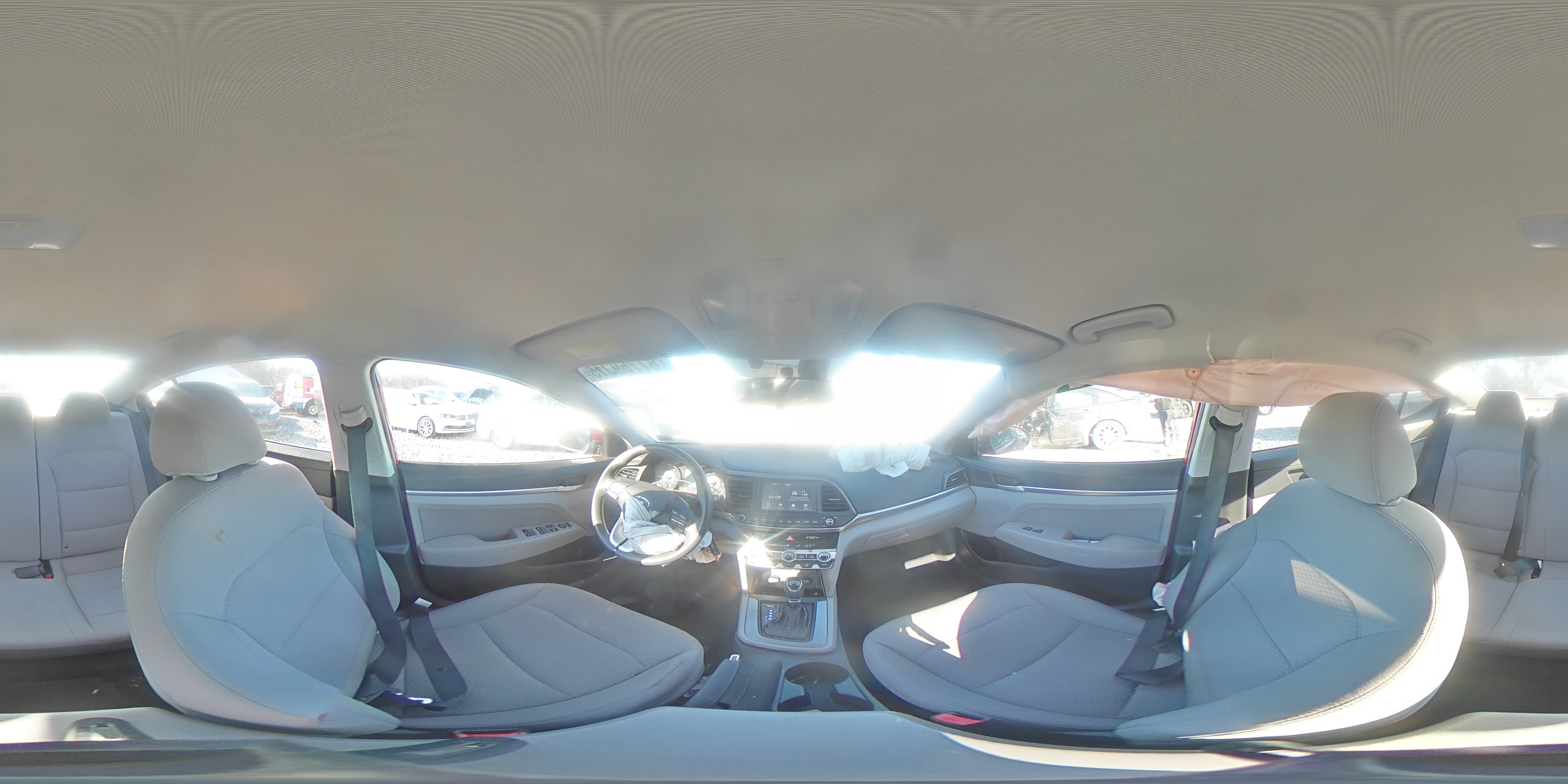 2020 Hyundai Elantra - Image 13