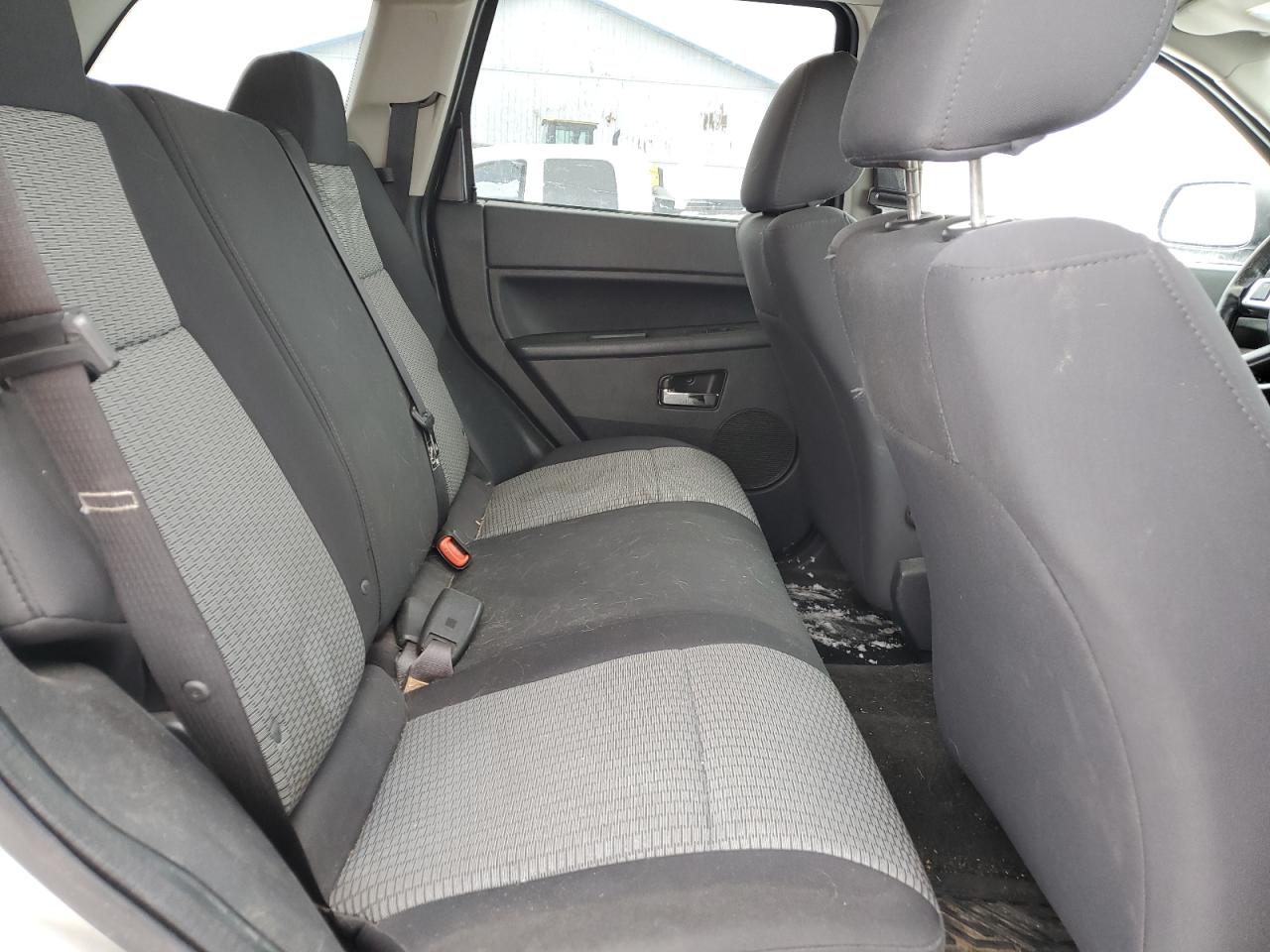 2010 Jeep Grand Cherokee - Image 10