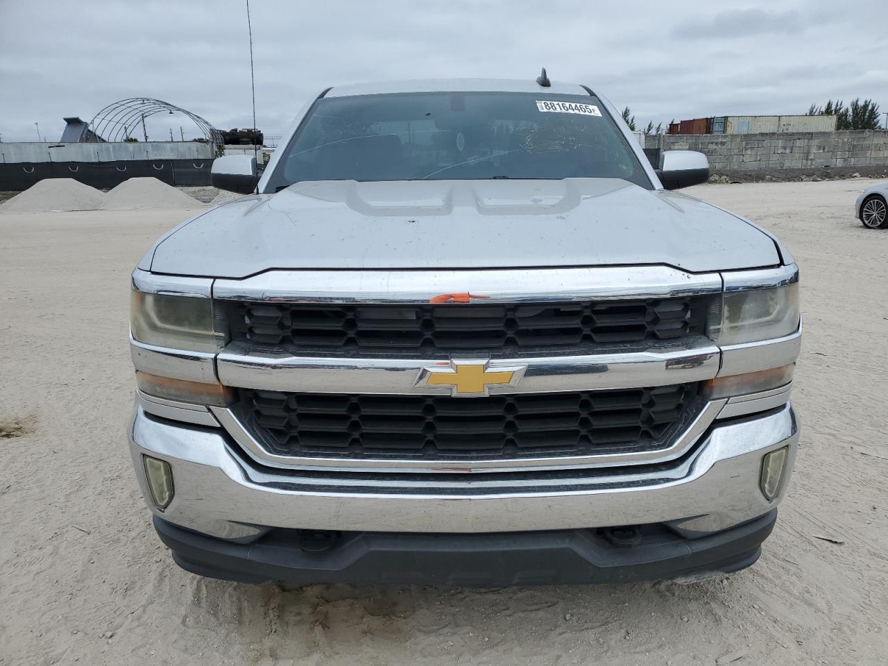 2016 Chevrolet Silverado - Image 5