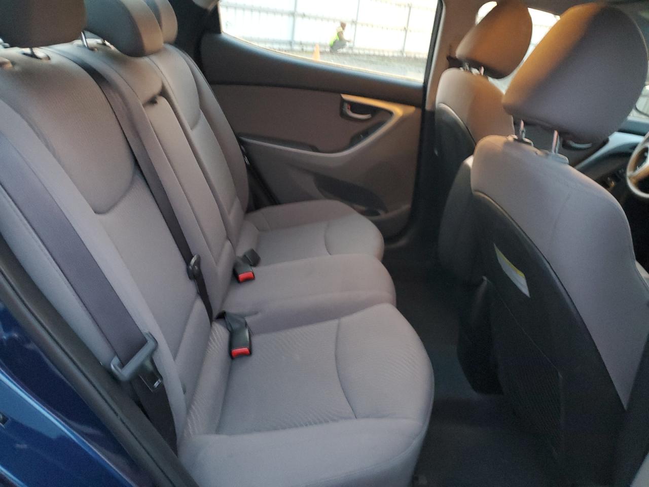 2015 Hyundai Elantra - Image 10