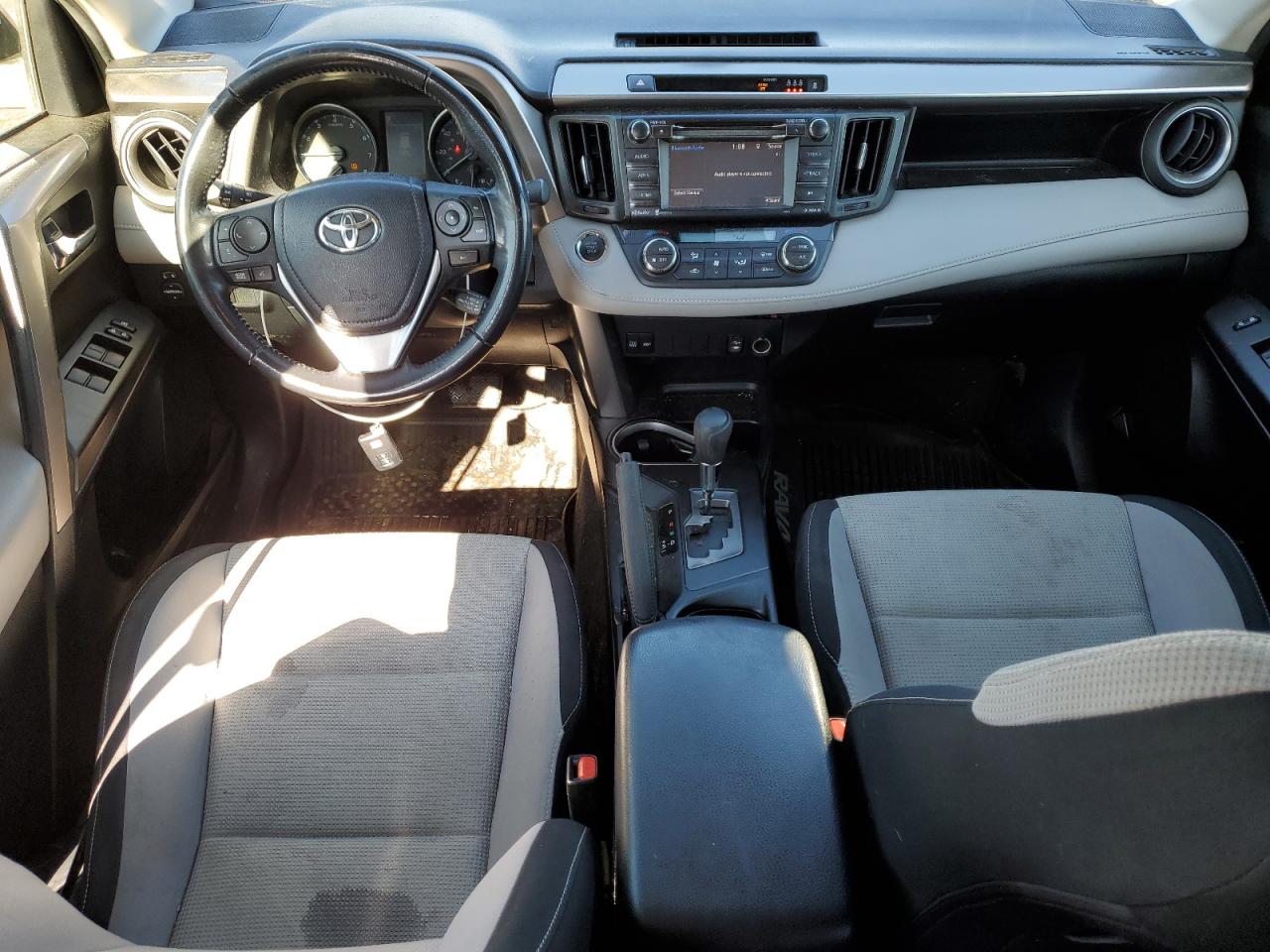 2018 Toyota RAV 4 - Image 8