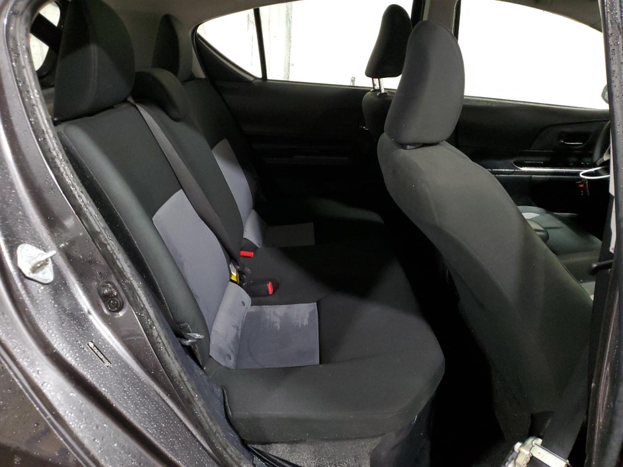 2019 Toyota Prius - Image 11