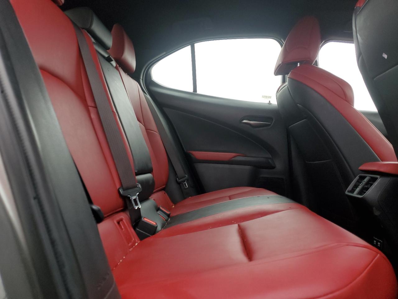 2019 Lexus UX - Image 10