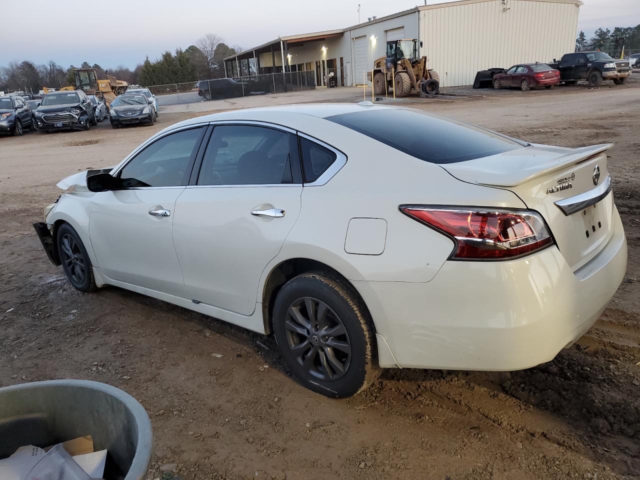 2015 Nissan Altima - Image 2