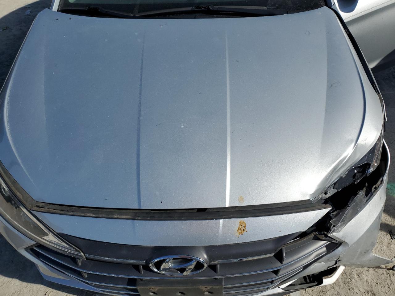 2019 Hyundai Elantra - Image 11