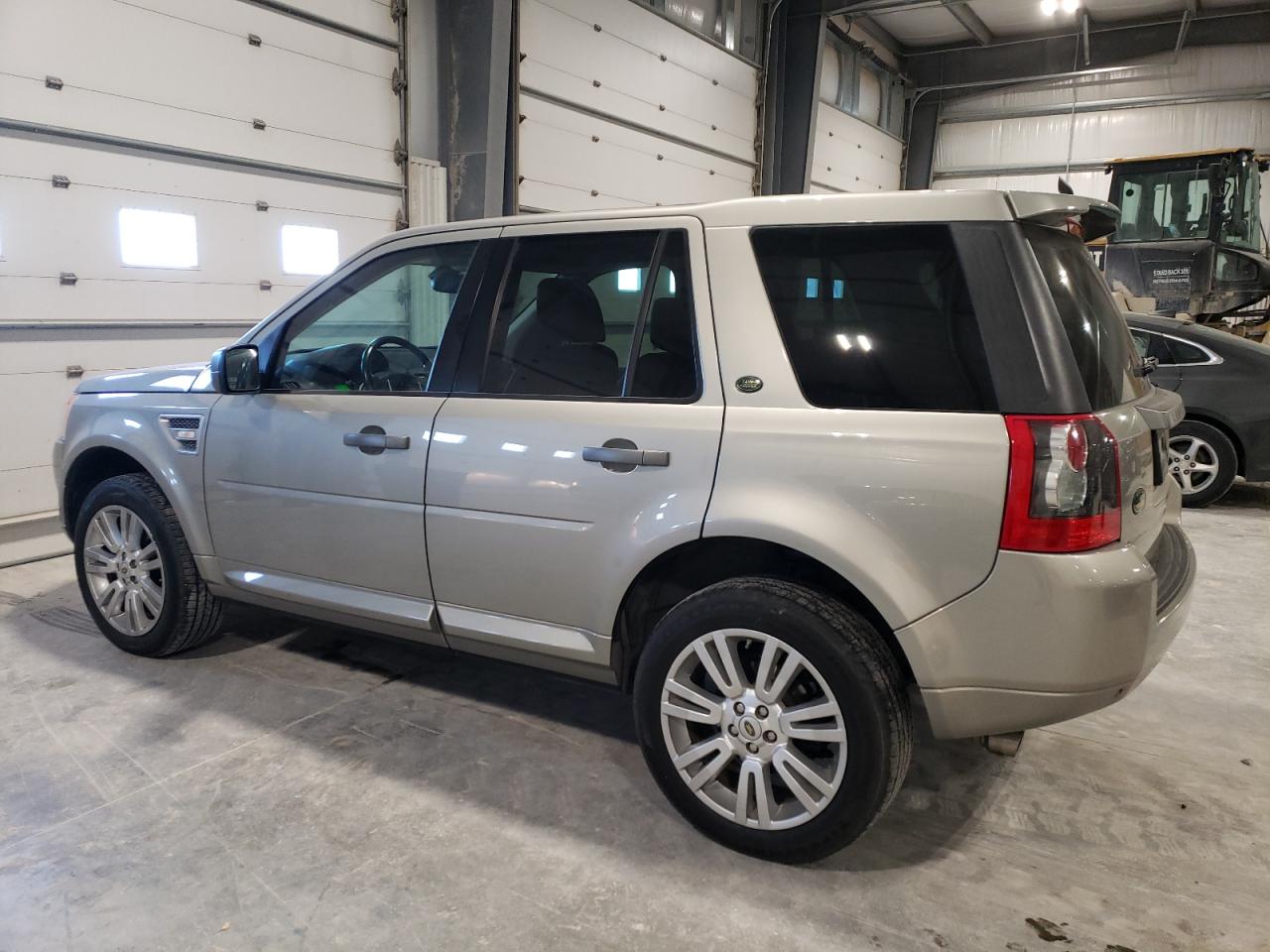 2010 Land Rover LR2 - Image 2