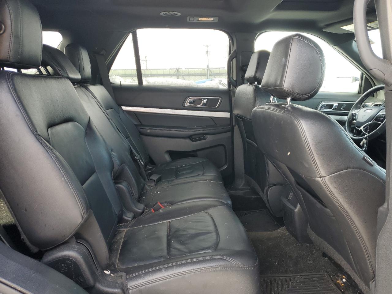 2017 Ford Explorer - Image 11